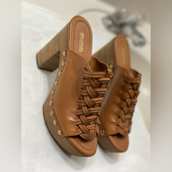 Michael KORS Wesley block heels leather mules excellent condition 5 inch heels - Picture 2 of 9